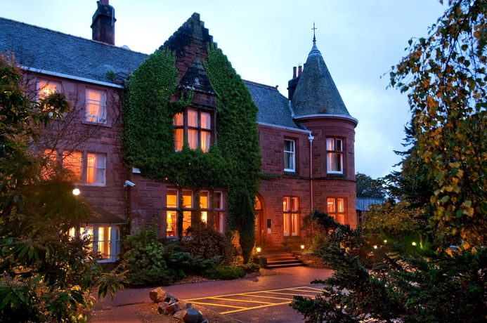 Imagen de los exteriores del Hotel Hilton Grand Vacations Club Craigendarroch Suites Scotland. Foto 6