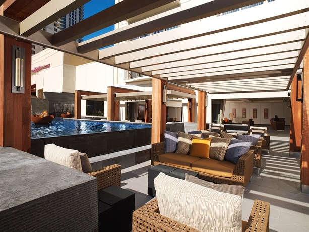 Imagen de los exteriores del Hotel Hilton Grand Vacations Club Hokulani Waikiki Honolulu. Foto 8