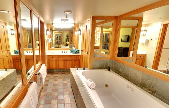 Imagen de la habitación del Hotel Hilton Grand Vacations Club Whistler. Foto 15
