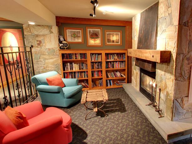 Imagen de los interiores del Hotel Hilton Grand Vacations Club Whistler. Foto 20