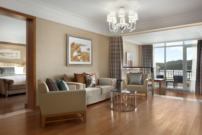 Imagen de los interiores del Hotel Hilton Hangzhou Qiandao Lake Resort. Foto 14