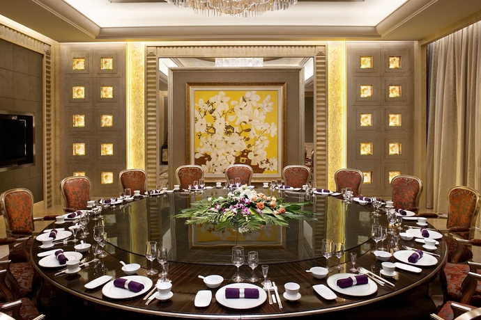 Imagen del bar/restaurante del Hotel Hilton Hangzhou Qiandao Lake Resort. Foto 3