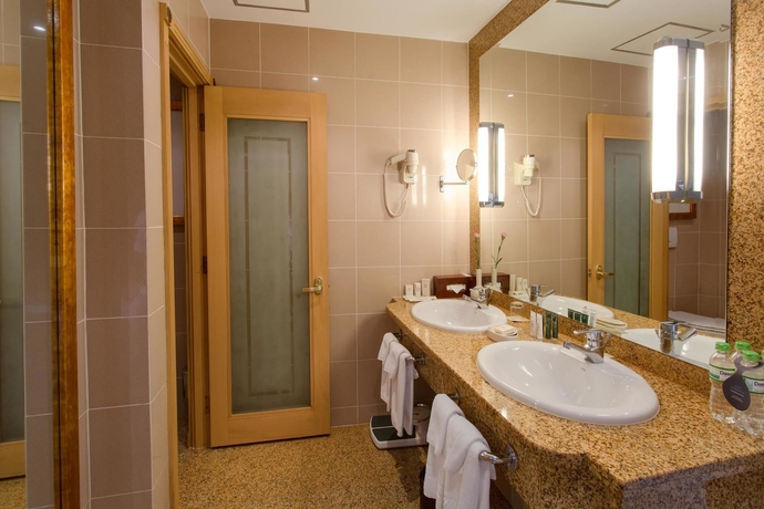 Imagen de la habitación del Hotel Hilton Hanoi Opera. Foto 3