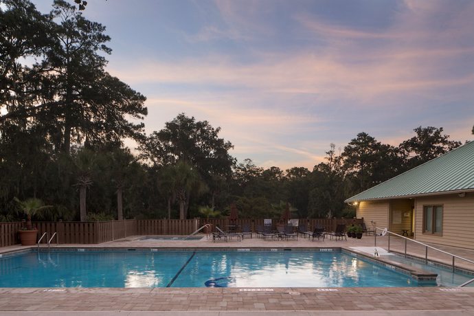 Imagen de la piscina del Hotel Hilton Head Health - Weight Loss Resort And Health Spa. Foto 20