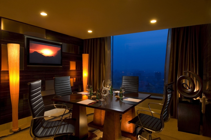 Imagen de los interiores del Hotel Hilton Hefei. Foto 10