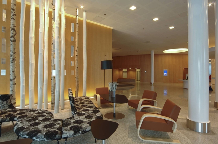 Imagen de los interiores del Hotel Hilton Helsinki Airport. Foto 10