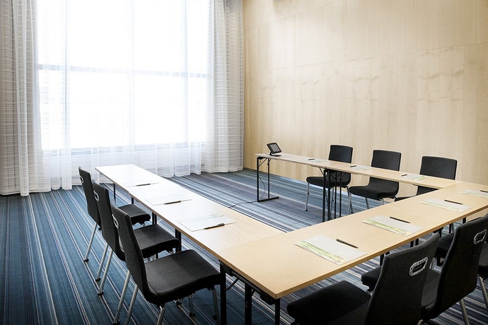 Imagen de los interiores del Hotel Hilton Helsinki Airport. Foto 13