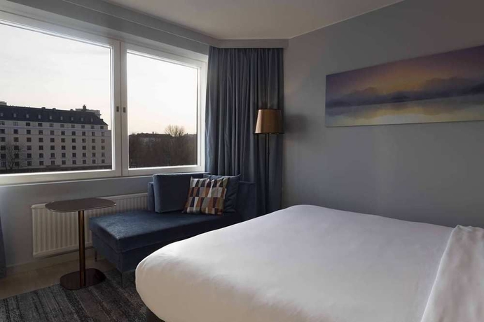 Imagen de la habitación del Hotel Hilton Helsinki Strand. Foto 12