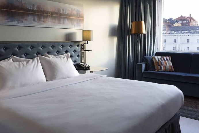 Imagen de la habitación del Hotel Hilton Helsinki Strand. Foto 13