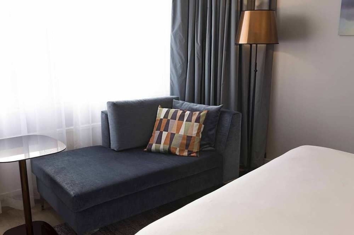 Imagen de la habitación del Hotel Hilton Helsinki Strand. Foto 16