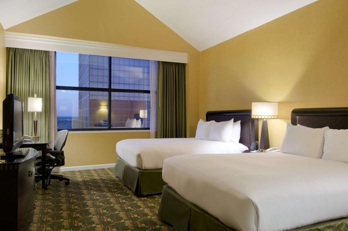 Imagen de la habitación del Hotel Hilton Houston North. Foto 4