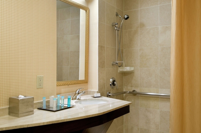 Imagen de la habitación del Hotel Hilton Houston North. Foto 8