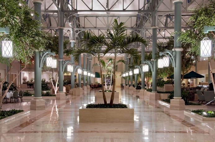 Imagen de los interiores del Hotel Hilton Houston North. Foto 15