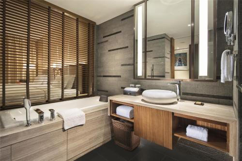 Imagen general del Hotel Hilton Huizhou Longmen Resort. Foto 1