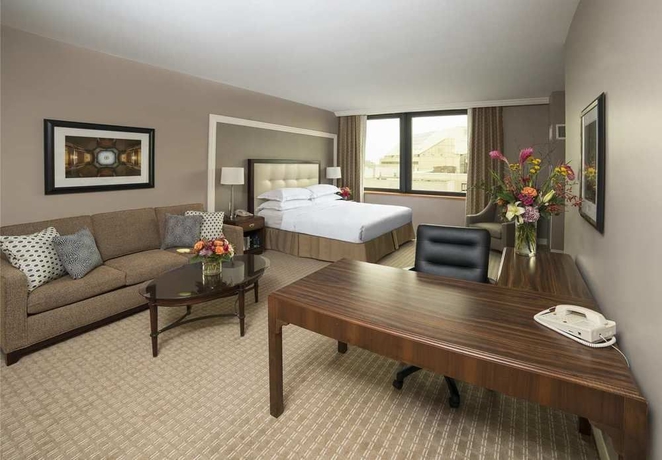Imagen de la habitación del Hotel Hilton Indianapolis Suites. Foto 5