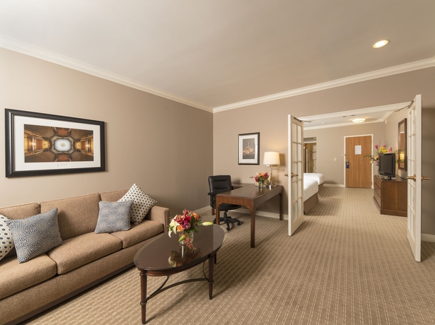 Imagen de la habitación del Hotel Hilton Indianapolis Suites. Foto 7