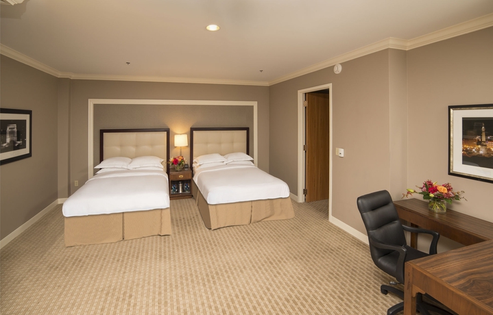 Imagen de la habitación del Hotel Hilton Indianapolis Suites. Foto 8