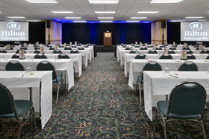 Imagen de los interiores del Hotel Hilton Indianapolis Suites. Foto 10