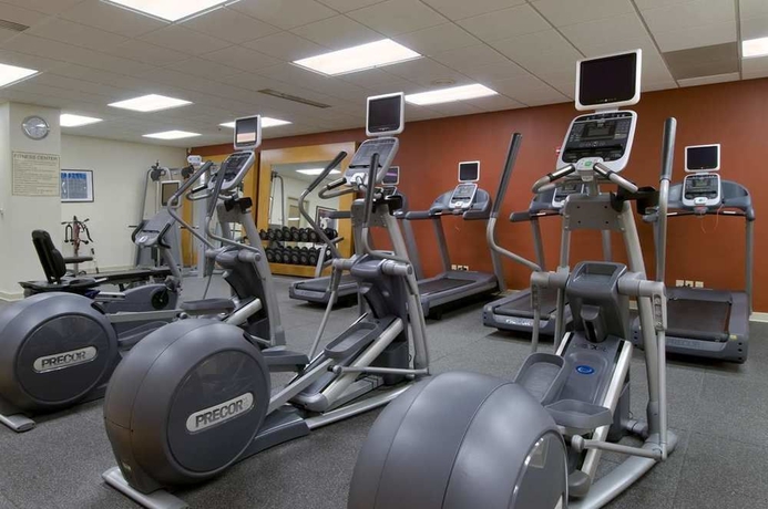 Imagen de los interiores del Hotel Hilton Indianapolis Suites. Foto 12