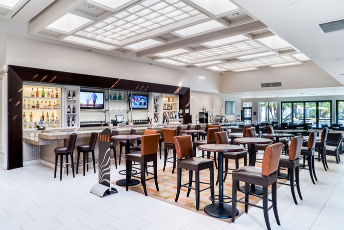 Imagen del bar/restaurante del Hotel Hilton Irvine/orange County Airport. Foto 4