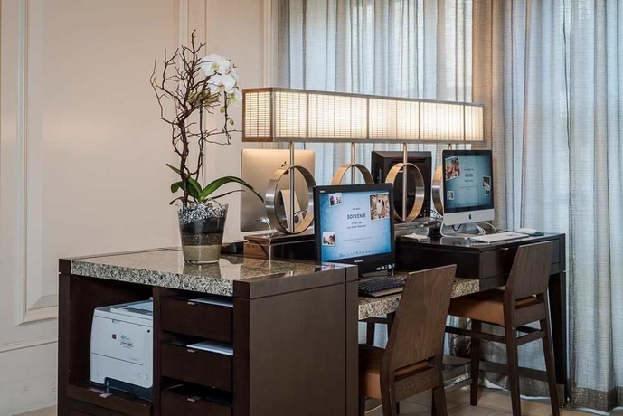 Imagen de los interiores del Hotel Hilton Irvine/orange County Airport. Foto 10