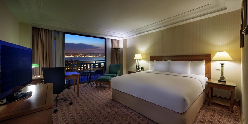 Imagen de la habitación del Hotel Hilton Istanbul Bosphorus. Foto 9