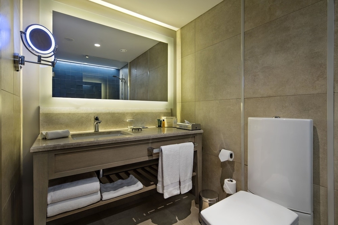 Imagen de la habitación del Hotel Hilton Izmir. Foto 2