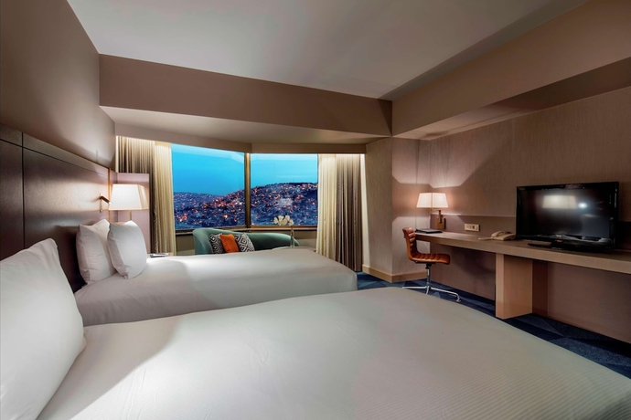 Imagen de la habitación del Hotel Hilton Izmir. Foto 3