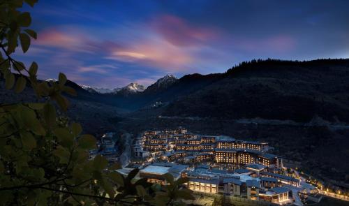 Imagen general del Hotel Hilton Jiuzhaigou Resort. Foto 6