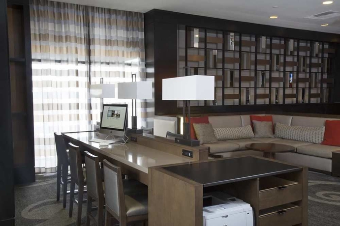 Imagen de los interiores del Hotel Hilton Kansas City Airport. Foto 13