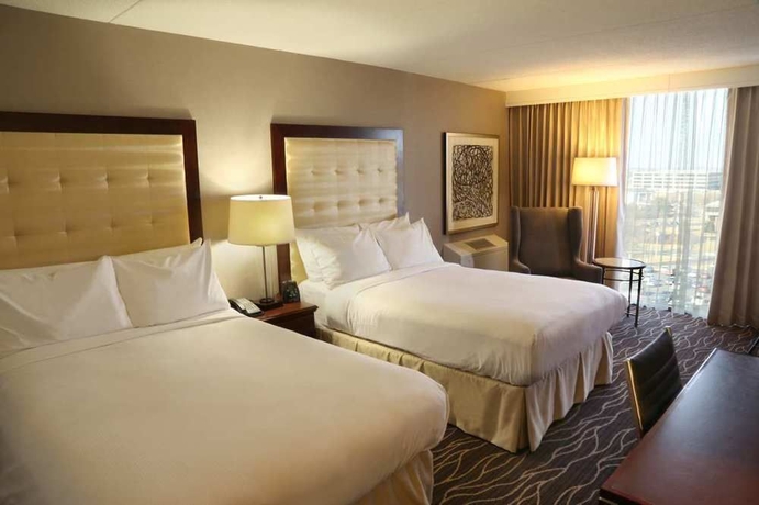 Imagen de la habitación del Hotel Hilton Kansas City Airport. Foto 7