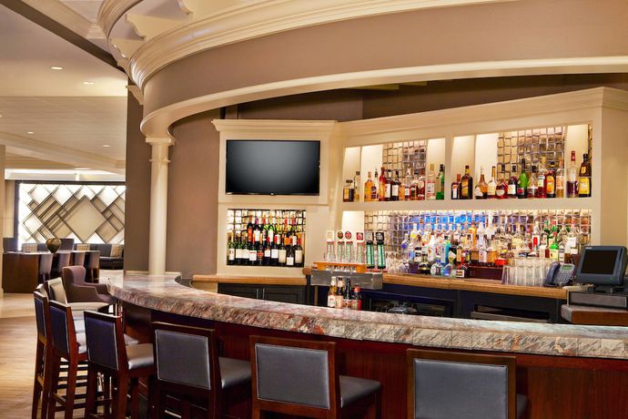 Imagen del bar/restaurante del Hotel Hilton Kansas City Country Club Plaza. Foto 2