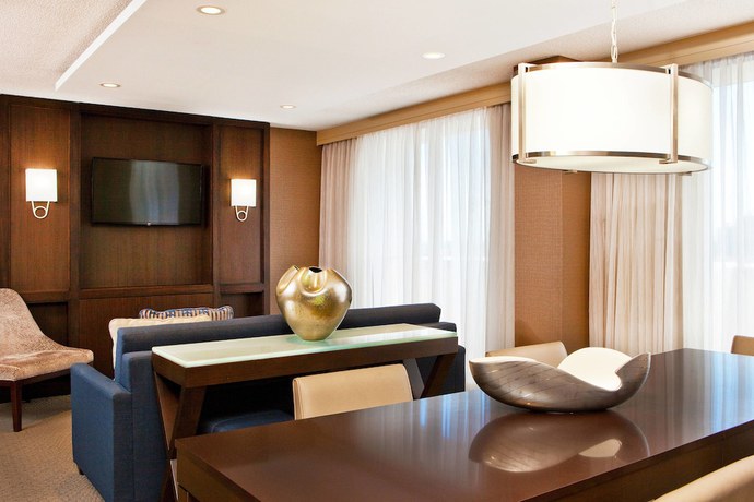 Imagen de los interiores del Hotel Hilton Kansas City Country Club Plaza. Foto 16