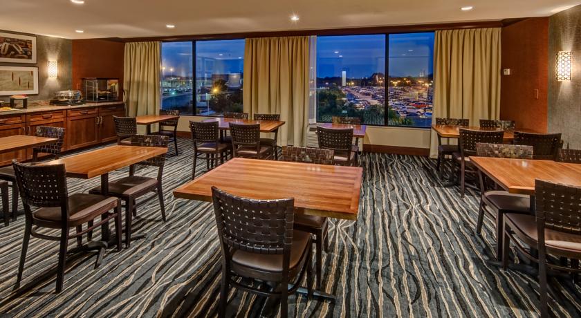 Imagen general del Hotel Hilton Knoxville Airport. Foto 11