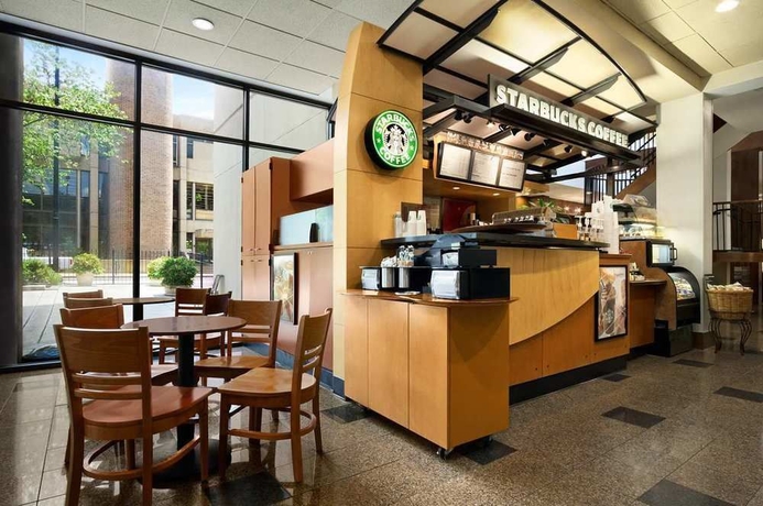 Imagen del bar/restaurante del Hotel Hilton Knoxville. Foto 5