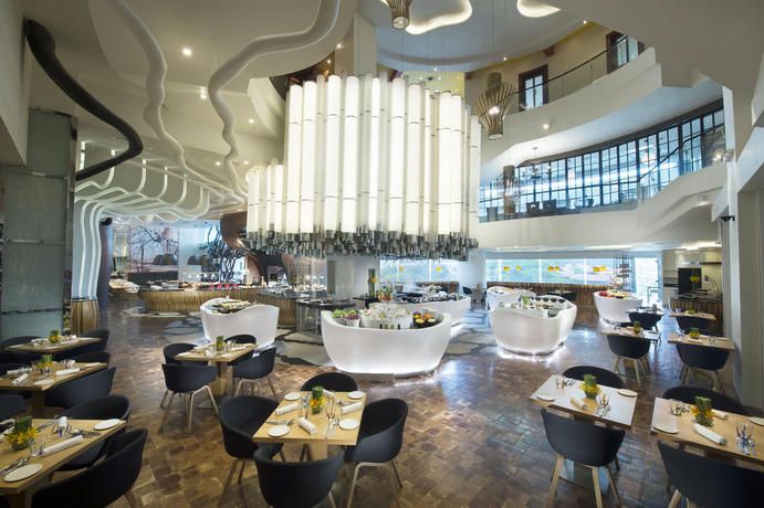 Imagen del bar/restaurante del Hotel Hilton Kuala Lumpur. Foto 4