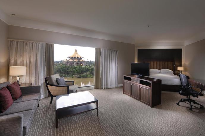 Imagen de la habitación del Hotel Hilton Kuching. Foto 11