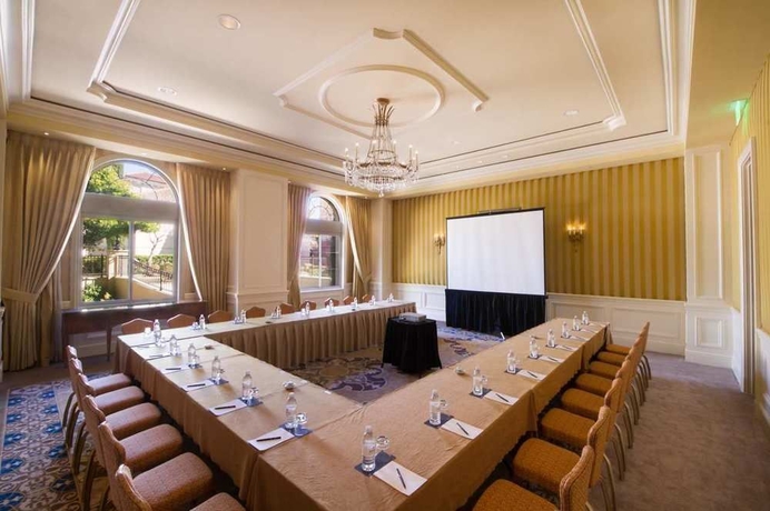 Imagen de los interiores del Hotel Hilton Lake Las Vegas Resort and Spa. Foto 8