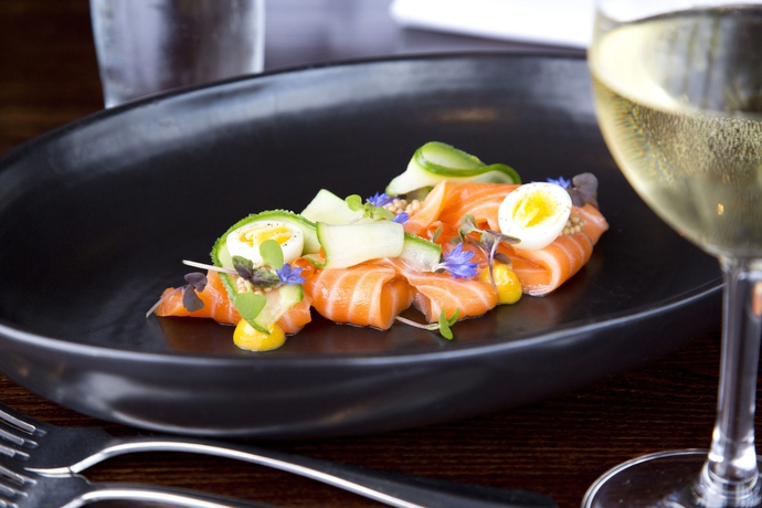 Imagen del bar/restaurante del Hotel Hilton Lake Taupo. Foto 2