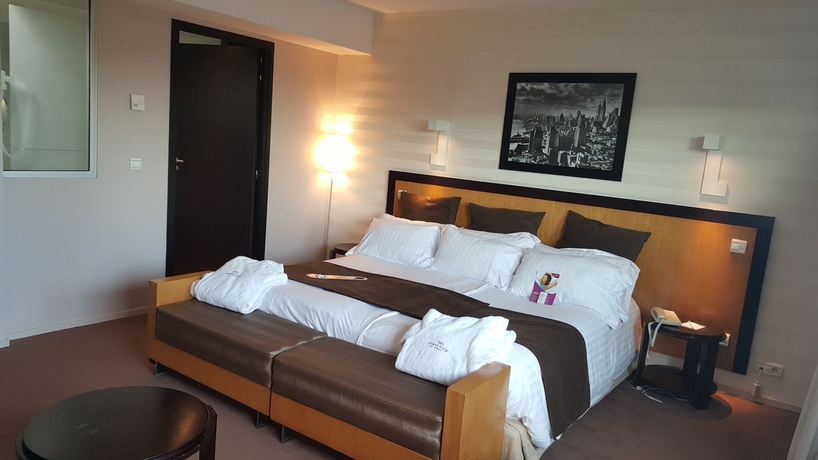 Imagen de la habitación del Hotel Hilton Lille. Foto 13