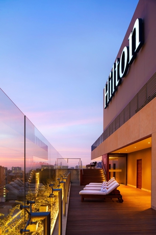 Imagen de la piscina del Hotel Hilton Lima Miraflores. Foto 15