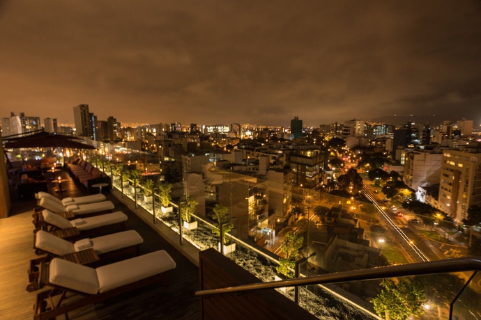 Imagen de la piscina del Hotel Hilton Lima Miraflores. Foto 16