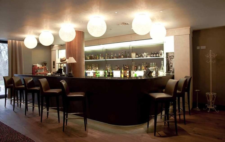 Imagen del bar/restaurante del Hotel Hilton London Heathrow Airport Terminal 5. Foto 4