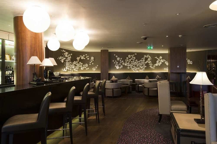 Imagen del bar/restaurante del Hotel Hilton London Heathrow Airport Terminal 5. Foto 6