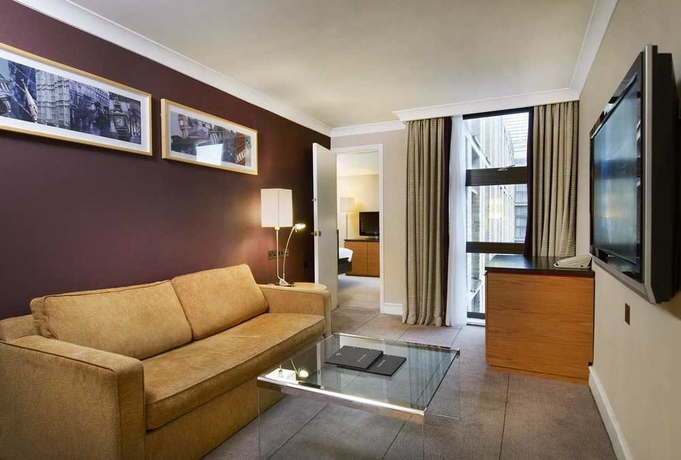 Imagen de la habitación del Hotel Hilton London Kensington. Foto 4