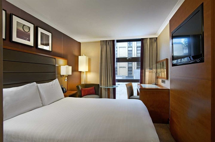 Imagen de la habitación del Hotel Hilton London Kensington. Foto 5