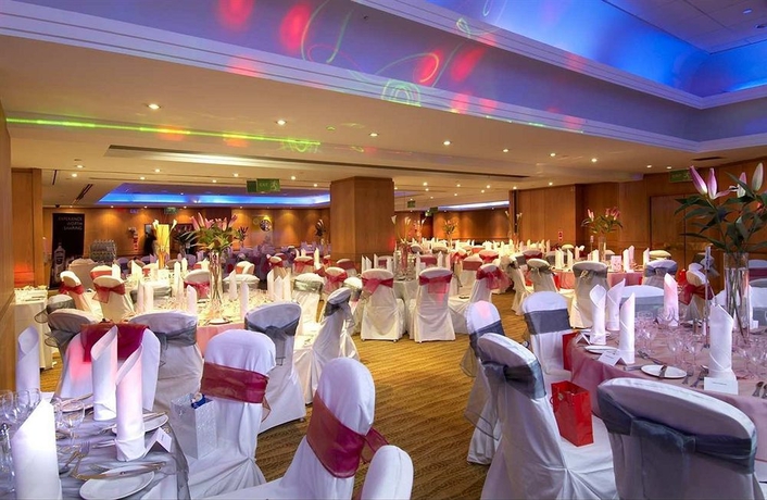 Imagen de los interiores del Hotel Hilton London Kensington. Foto 11