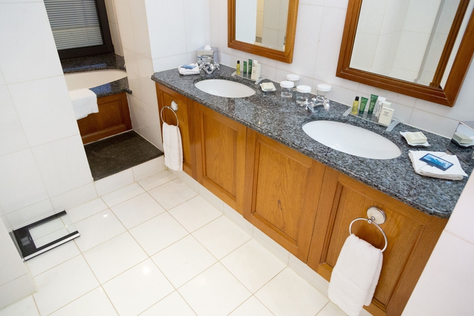 Imagen de la habitación del Hotel Hilton London Metropole. Foto 5