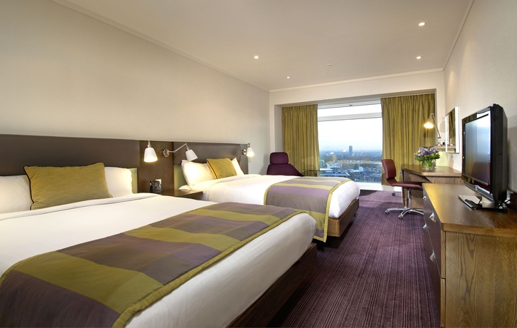 Imagen de la habitación del Hotel Hilton London Metropole. Foto 7