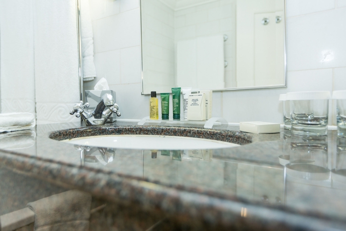 Imagen de la habitación del Hotel Hilton London Metropole. Foto 11